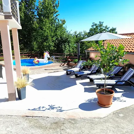 Mimi Villa Dobrec